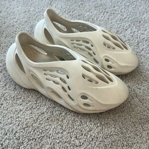 Yeezy Foam Runner Sand Clogs